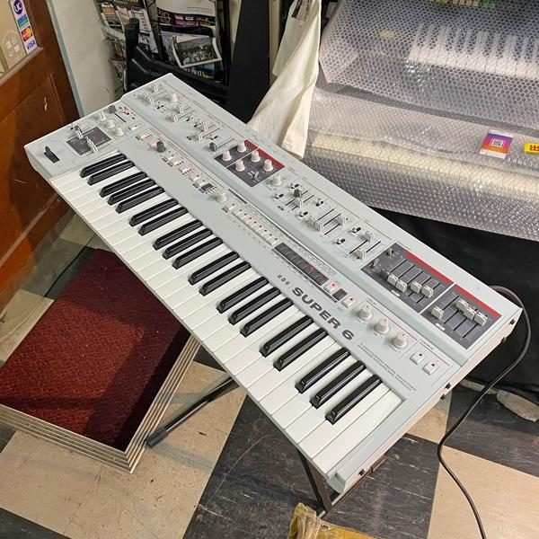 UDO Audio Super 6 White